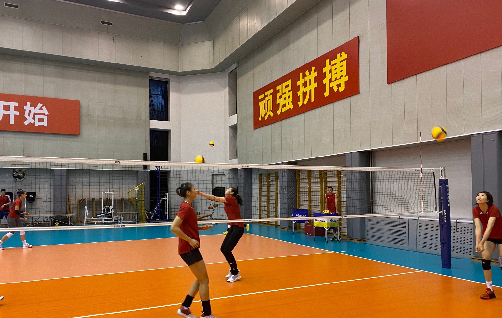 来了来了,中国女排今日训练图上线啦