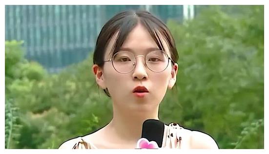 25岁女孩冒高温去相亲,遭34岁油腻大叔嫌弃:身材太平板!休闲区蓝鸢梦想 - Www.slyday.coM 25岁女孩冒高温去相亲,遭34岁油腻大叔嫌弃:身材太平板!休闲区蓝鸢梦想 - Www.slyday.coM