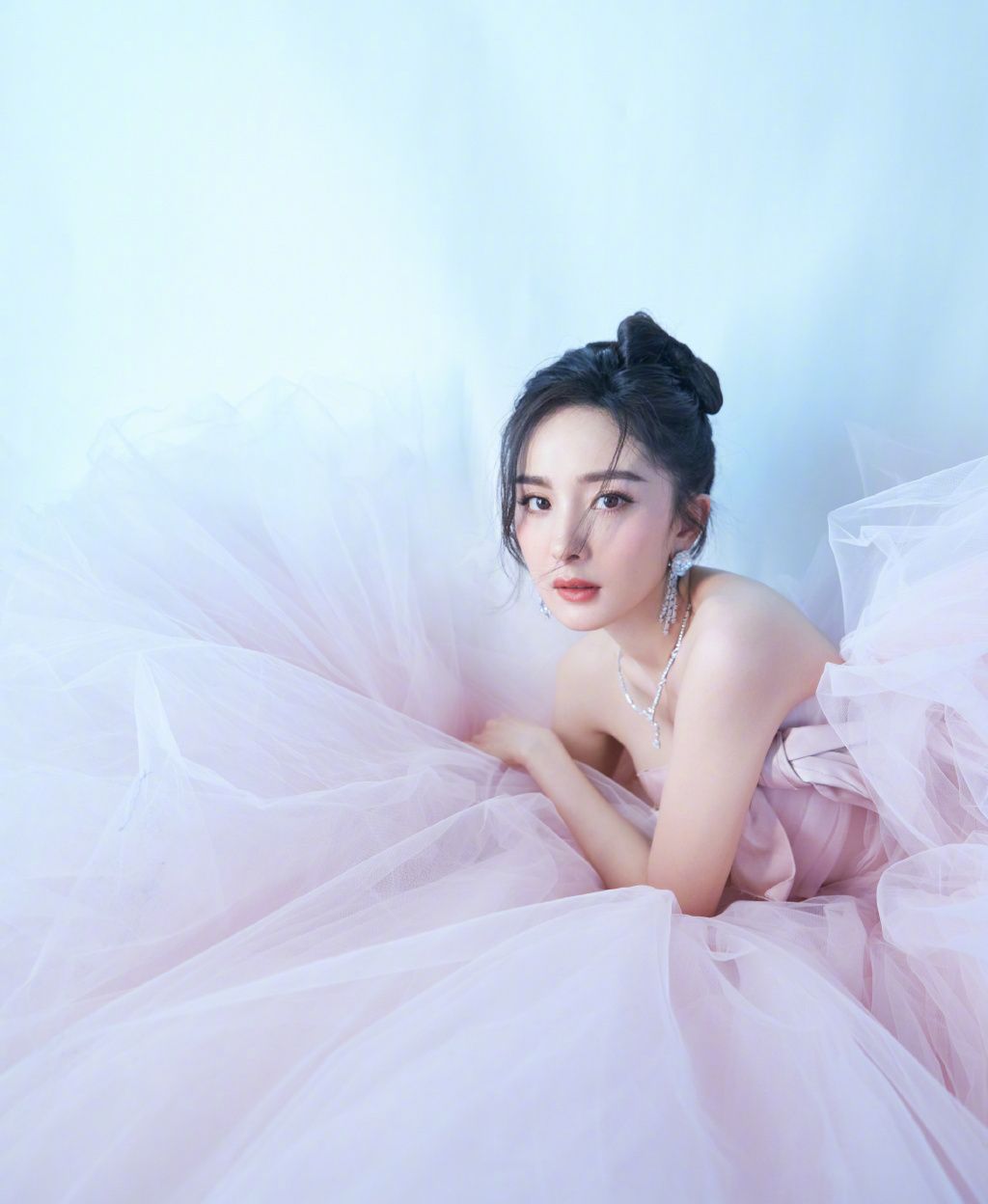 杨幂,粉色纱裙礼服,魅力十足,太美了!