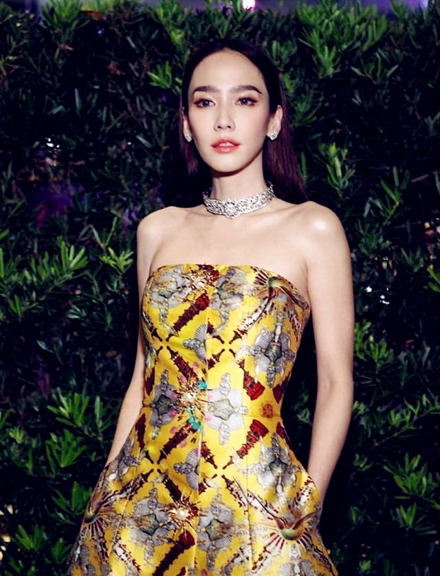 泰国完颜拽姐aump把日子过成诗歌把穿搭变成艺术