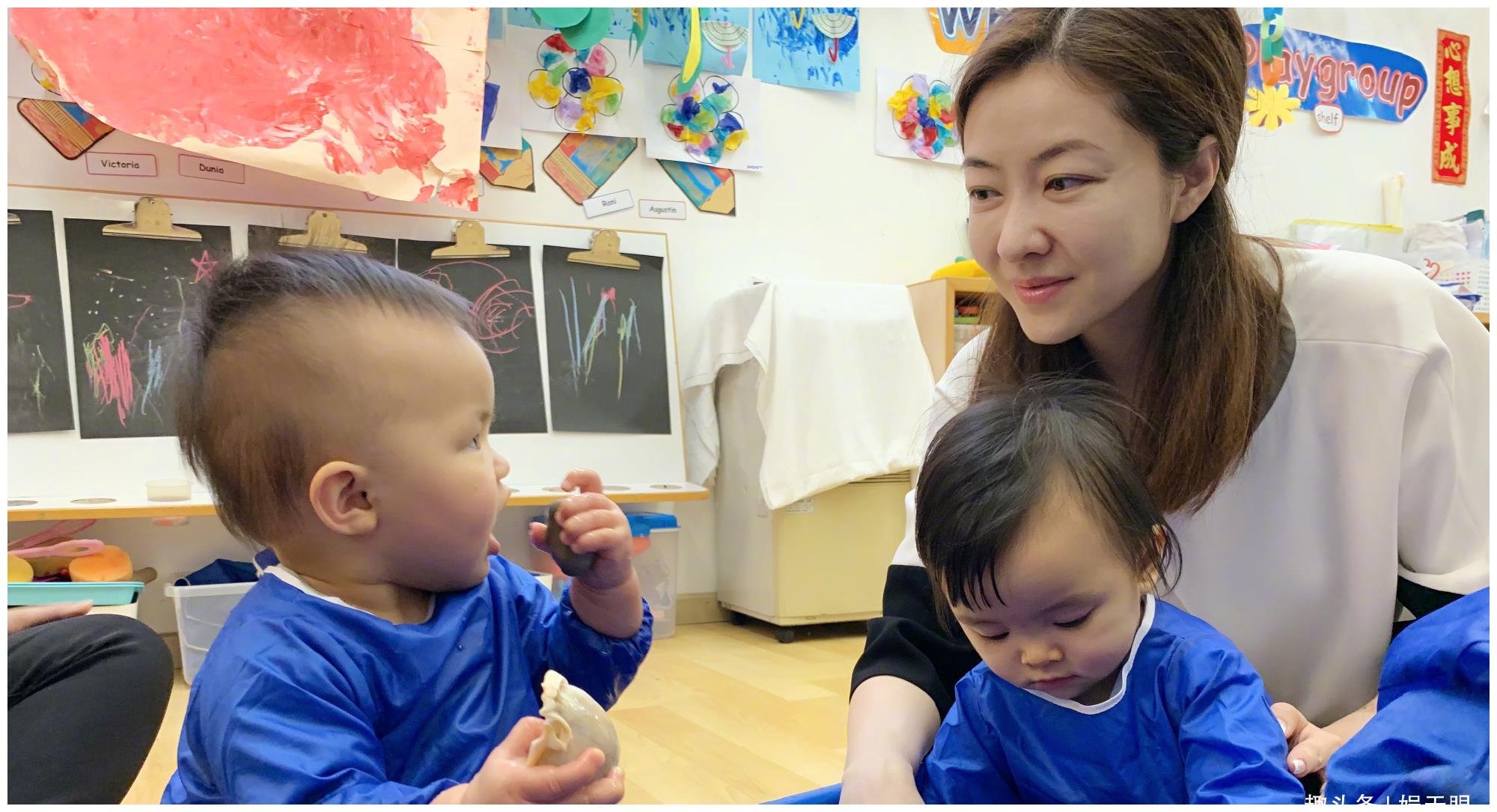 高圆圆女儿正面照,眼睛圆圆的,遗传妈妈好基因