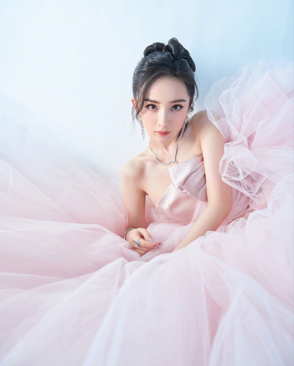杨幂,粉色纱裙礼服,魅力十足,太美了!
