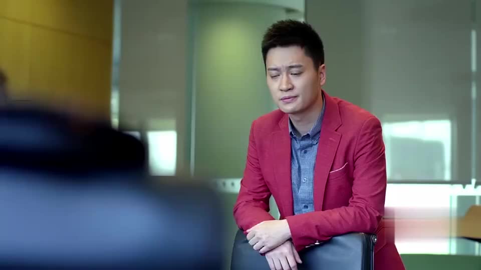 欢乐颂:曲筱绡在不争气的大哥面前还是不被父亲认可,她决定反击