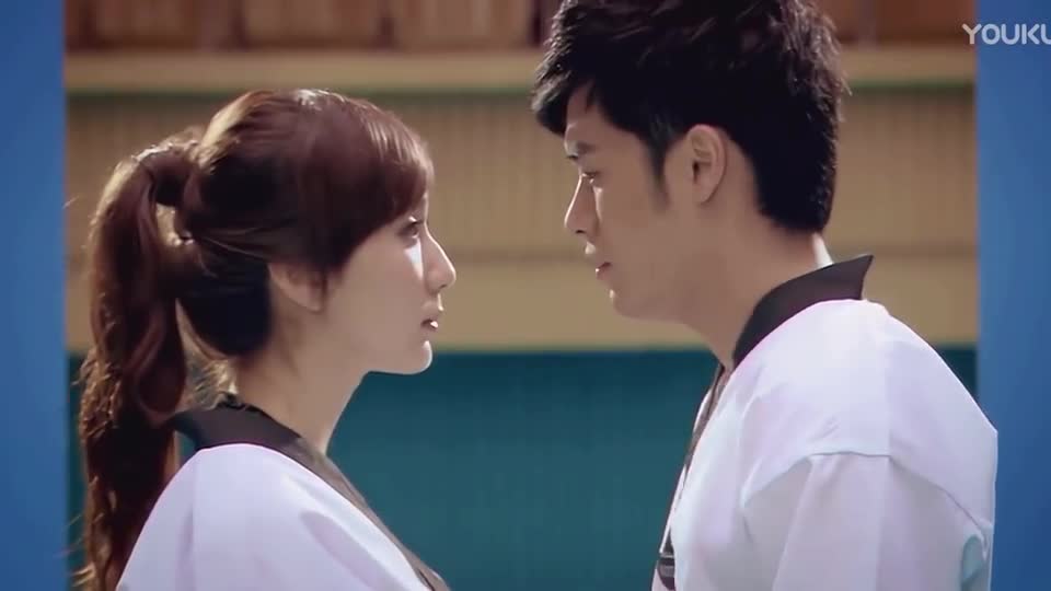 爱情公寓:一菲跟小贤说话阴阳怪气的,这是要修成正果了吗