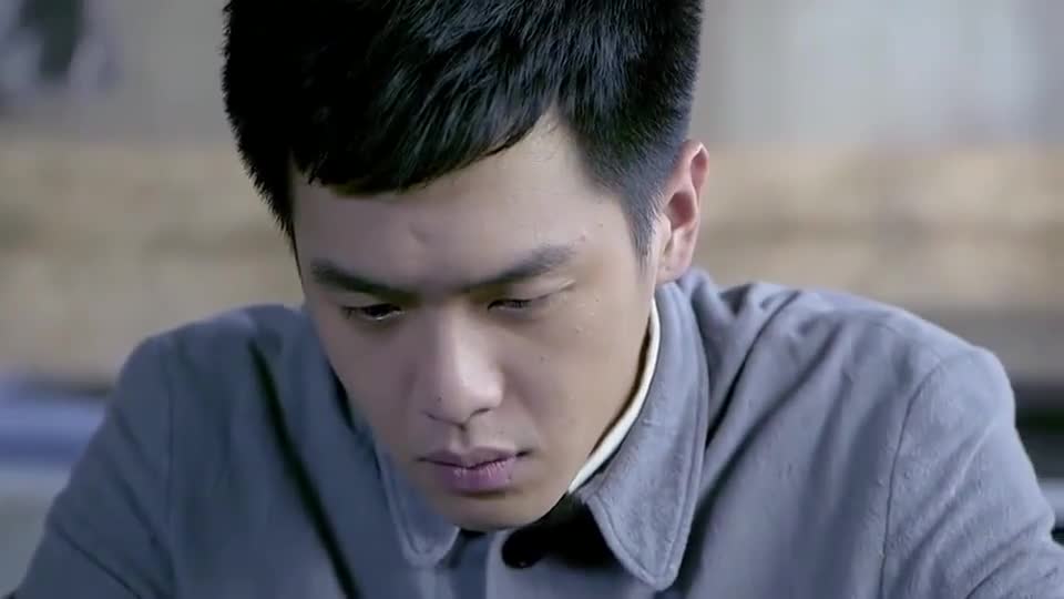 雪豹坚强岁月:张楚胡乱安排周卫国的枪,惹得卫国瞬间翻脸!