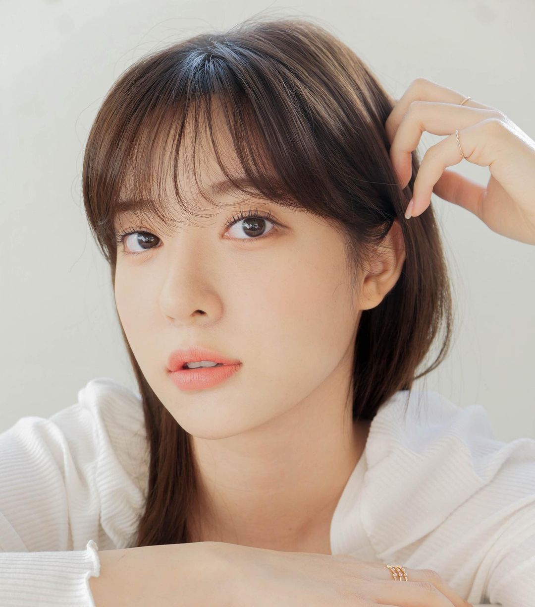 韩剧《顶楼》里唯一的小天使——闵雪雅__财经头条