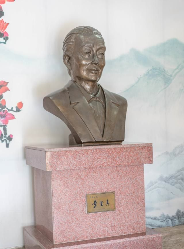 在梅州这个人杰地灵的地方,涌现了非常多的一些名人事迹,今天小编给