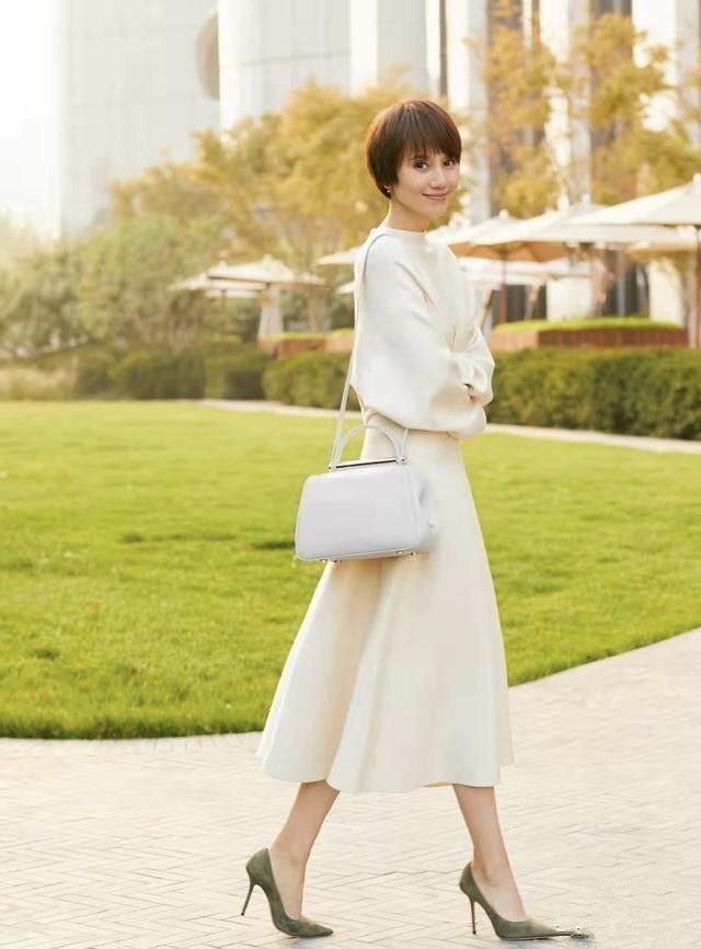 夏雨和袁泉23年婚姻成楷模,黑白穿搭神同步,影帝和影后的爱情休闲区蓝鸢梦想 - Www.slyday.coM 夏雨和袁泉23年婚姻成楷模,黑白穿搭神同步,影帝和影后的爱情休闲区蓝鸢梦想 - Www.slyday.coM