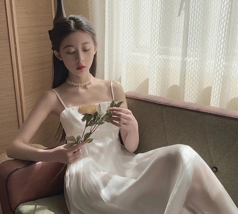 杭州景宁中学17岁身高174cm的校花张俪白在家中的自拍照!