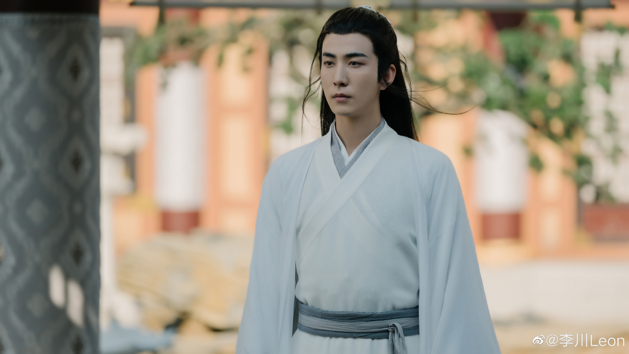 李川一人分饰两角古装现代颜值超吸睛