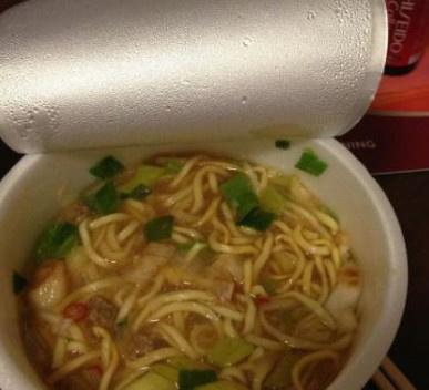 中日韩三国吃泡面PK，看完真的没有对比就没有伤害，心疼<a href=