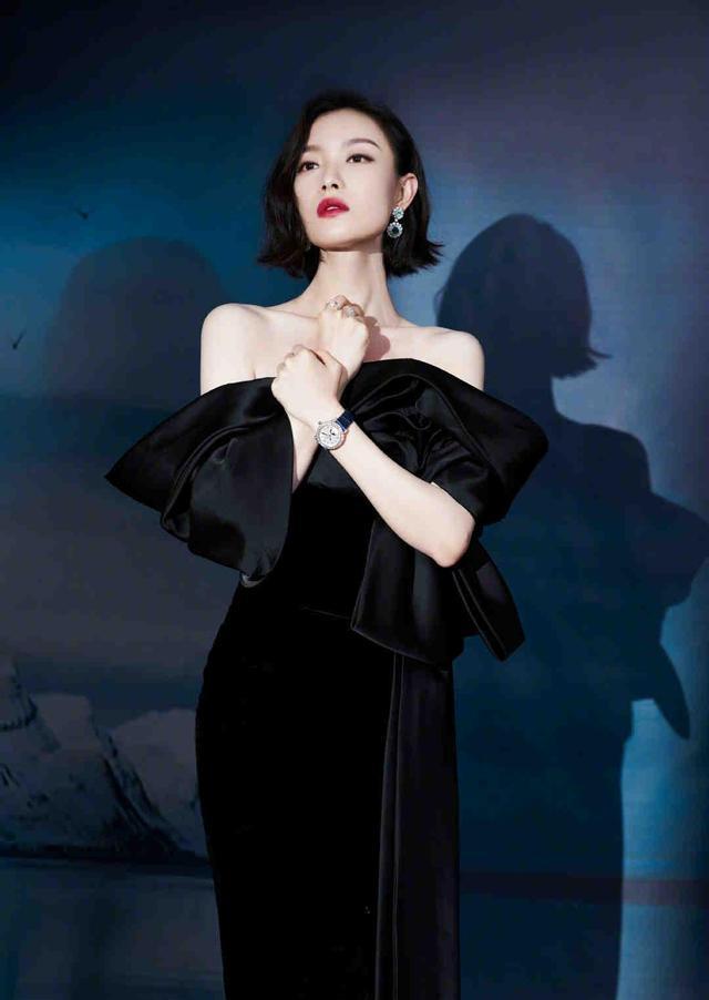 倪妮秋冬高定黑色礼服出席活动复古红唇配凤眼回眸一笑百媚生