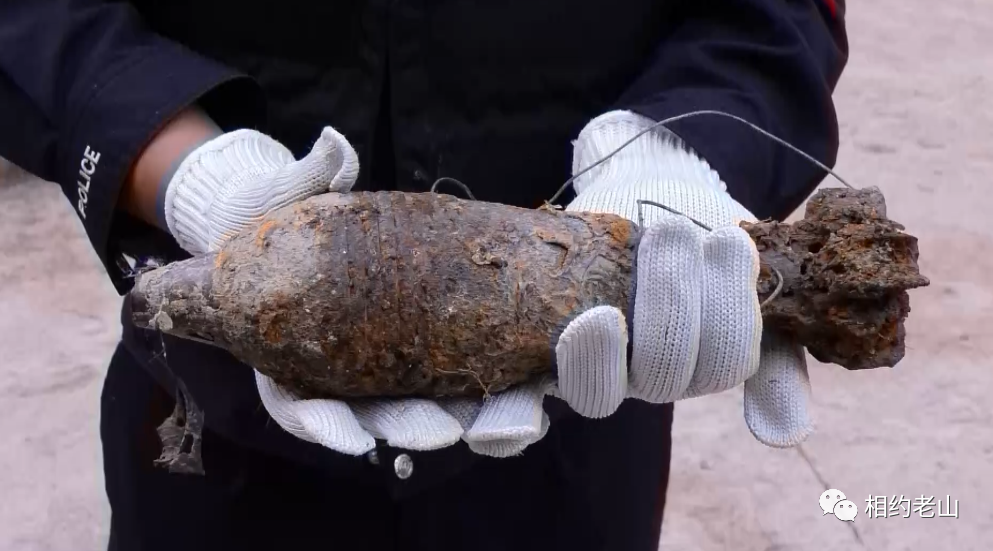 文山州一村民发现2枚炮弹