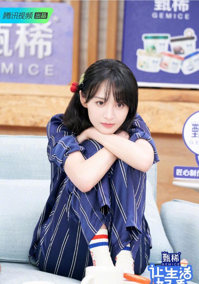 郑爽弃养两个孩子被指毁三观,后援会集体脱粉,杂志照遭下架休闲区蓝鸢梦想 - Www.slyday.coM 郑爽弃养两个孩子被指毁三观,后援会集体脱粉,杂志照遭下架休闲区蓝鸢梦想 - Www.slyday.coM