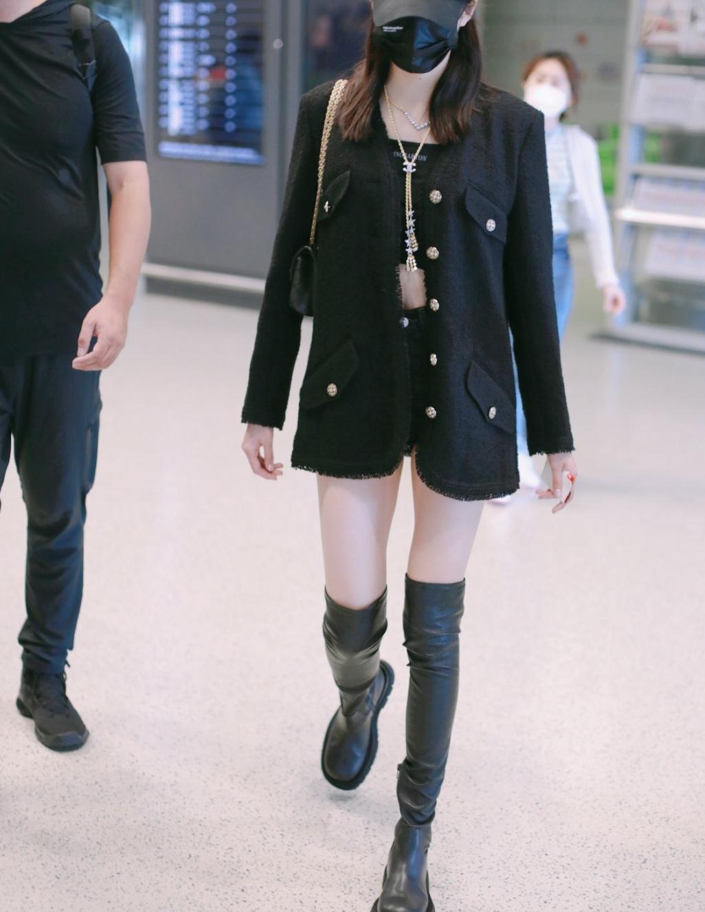 关晓彤腿到底有多细紧身长靴一般人穿就是灾难她太适合了