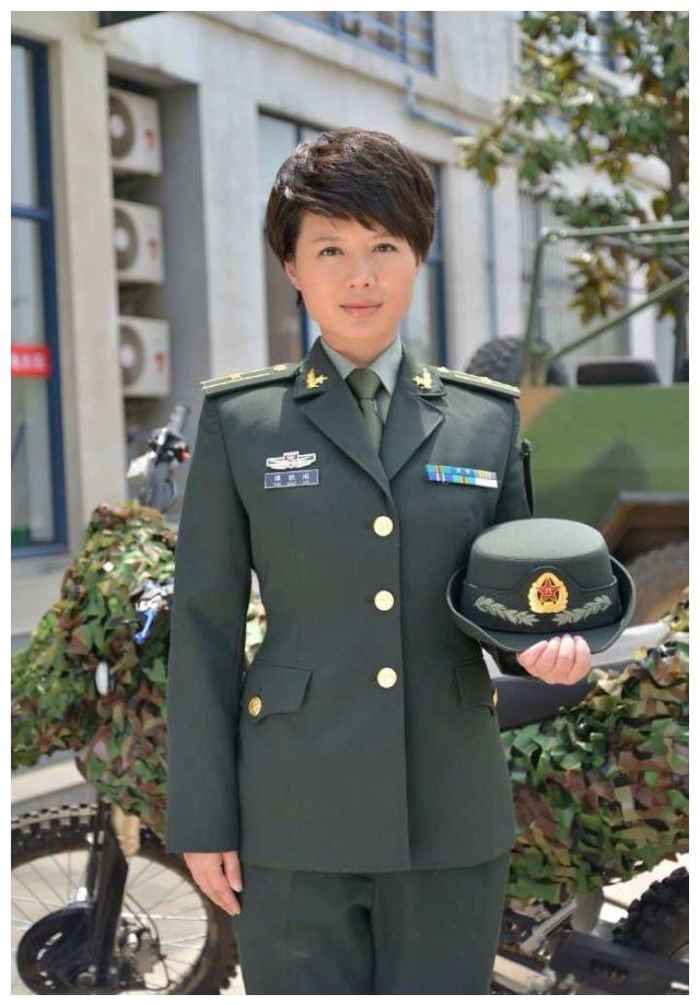 单亲妈妈程愫为儿庆生母子俩相依为命前夫傅程鹏却无任何表示