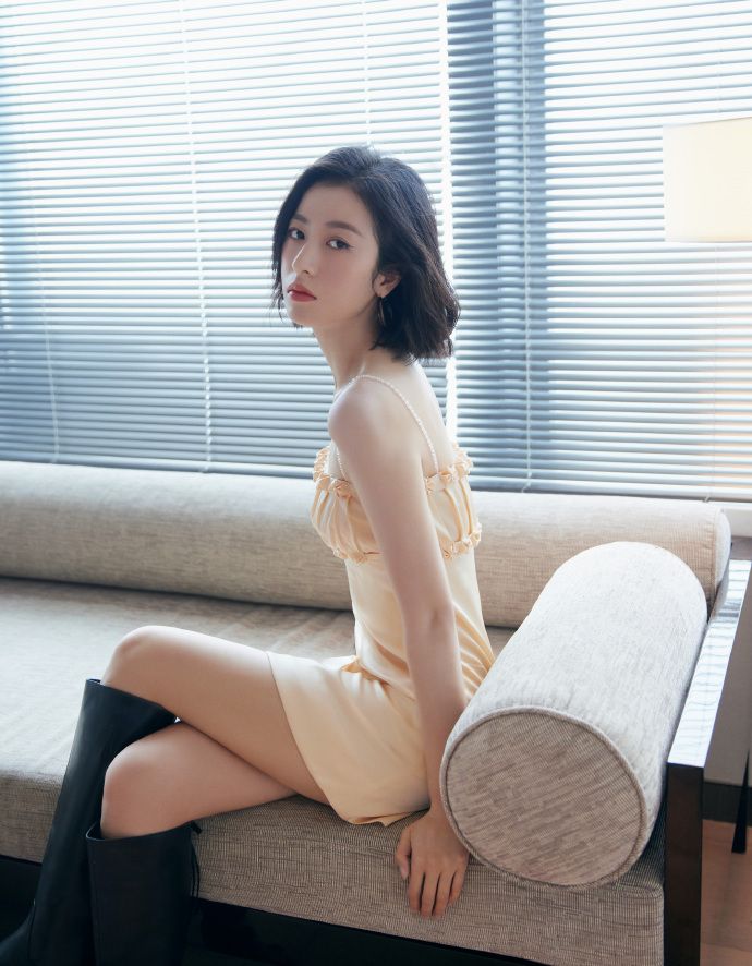 周雨彤 最新写真集__财经头条