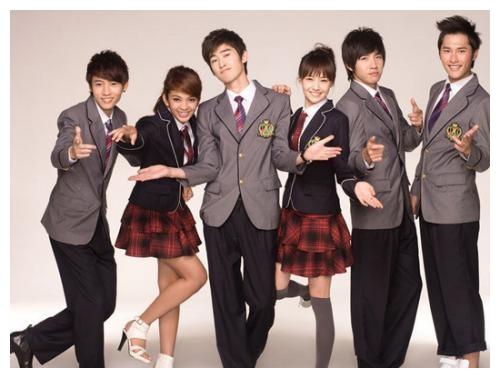 郑爽俞灏明终于合体,重现青春时代记忆,这动作催人泪下