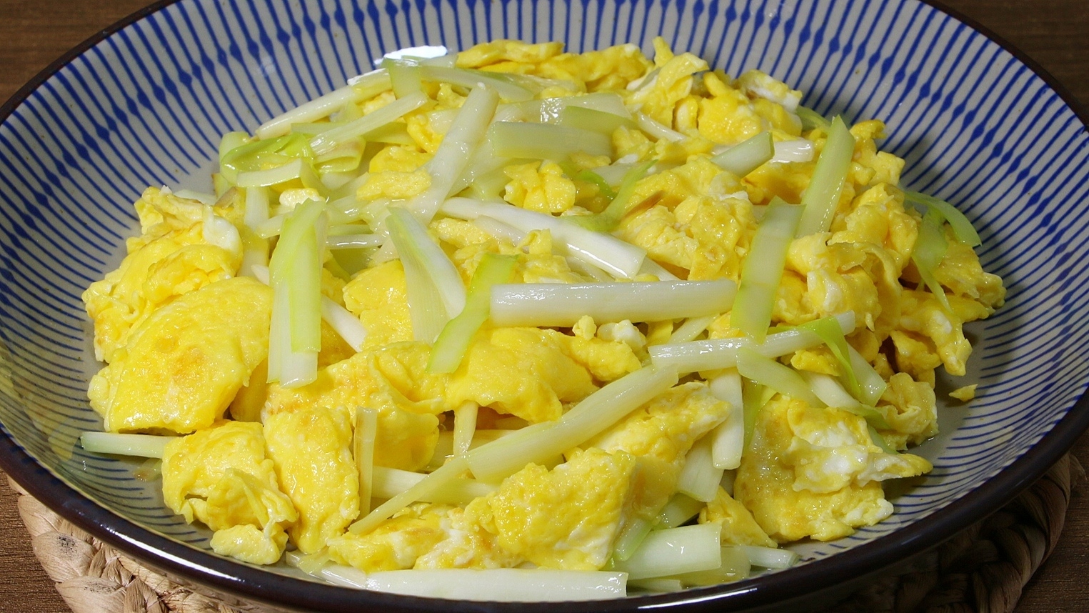 美味小炒韭黄炒蛋做法超简单韭黄爽脆鸡蛋滑嫩好吃不腻特别下饭