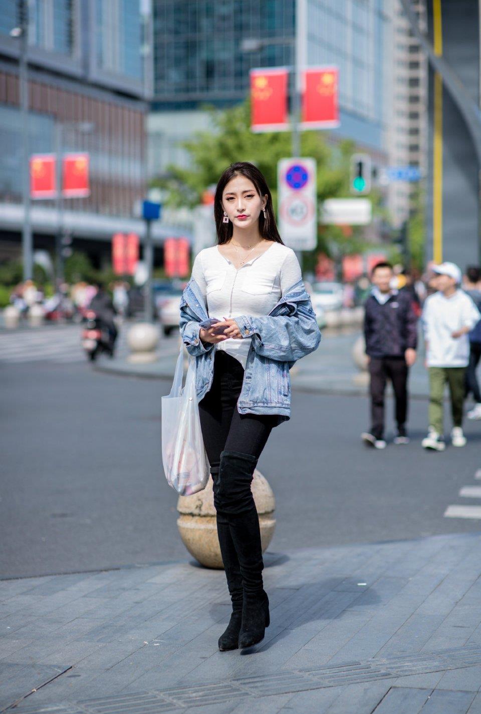 街拍:街头从来不缺盛世美颜的小姐姐,只要你有善于发现美的眼睛