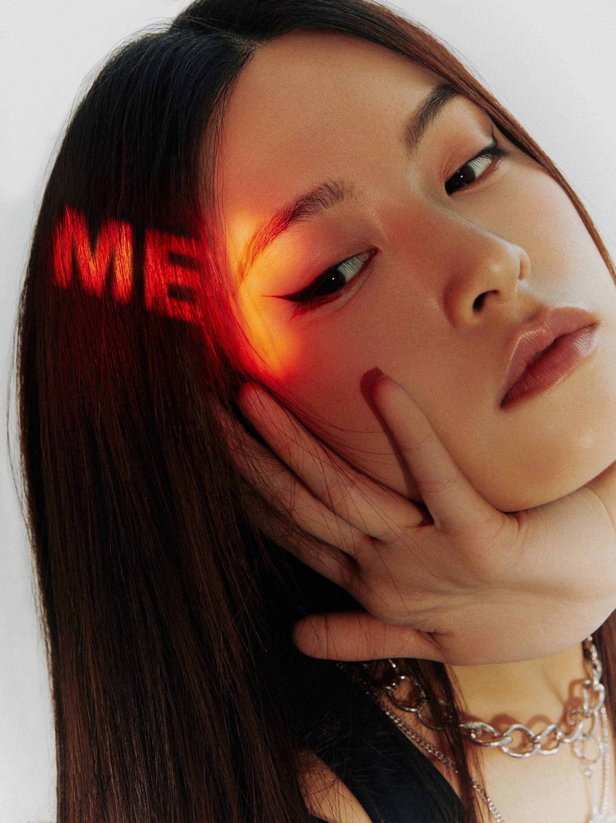 文咏珊气质时尚大片 酷感十足彰显独特魅力