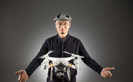 但是也有不少靠白手起家的年轻富豪,比如说大疆科技创始人80后的汪滔