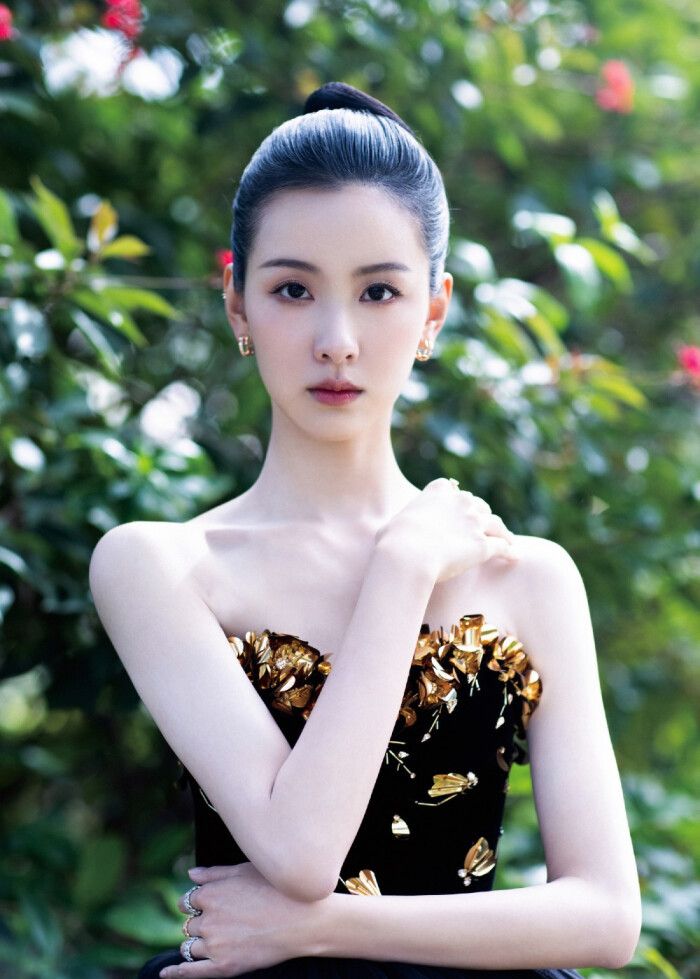 陈都灵现身海南国际电影节,没了港风妆容的加持,变得小清新多了_高清