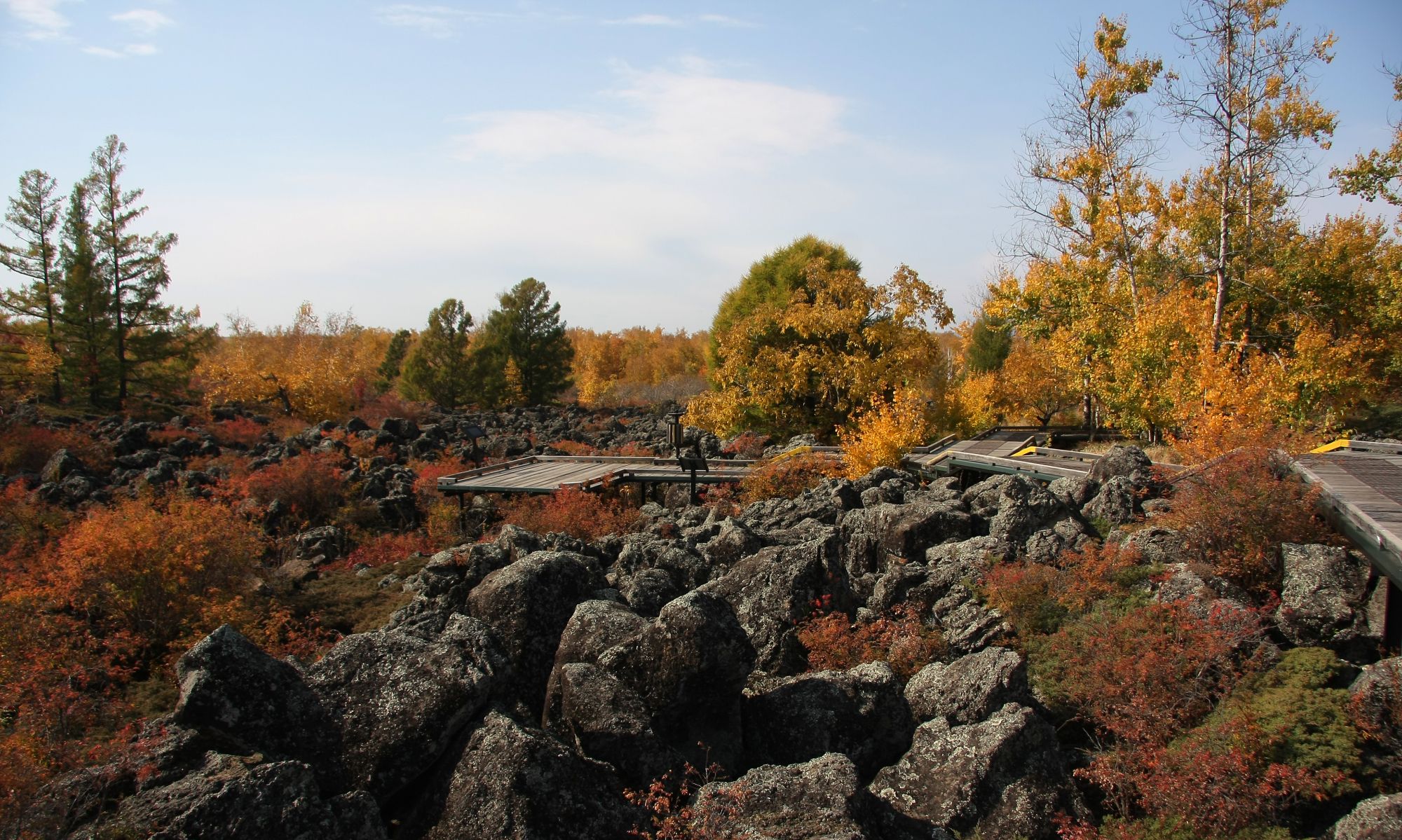 鬼斧神工的龙门石寨