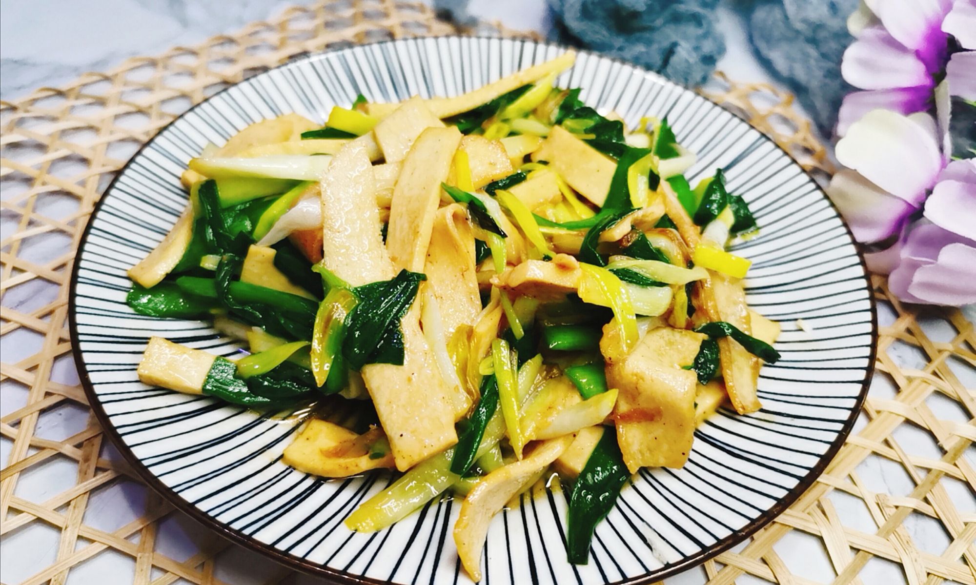 蒜黄韭菜炒豆干,味道一点也不刺激,浓香扑鼻,实在很好吃_高清图集