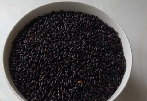 水煮面吃腻了,试试面食这种做法,松软可口,不吃菜也能吃2个|面食|黑米