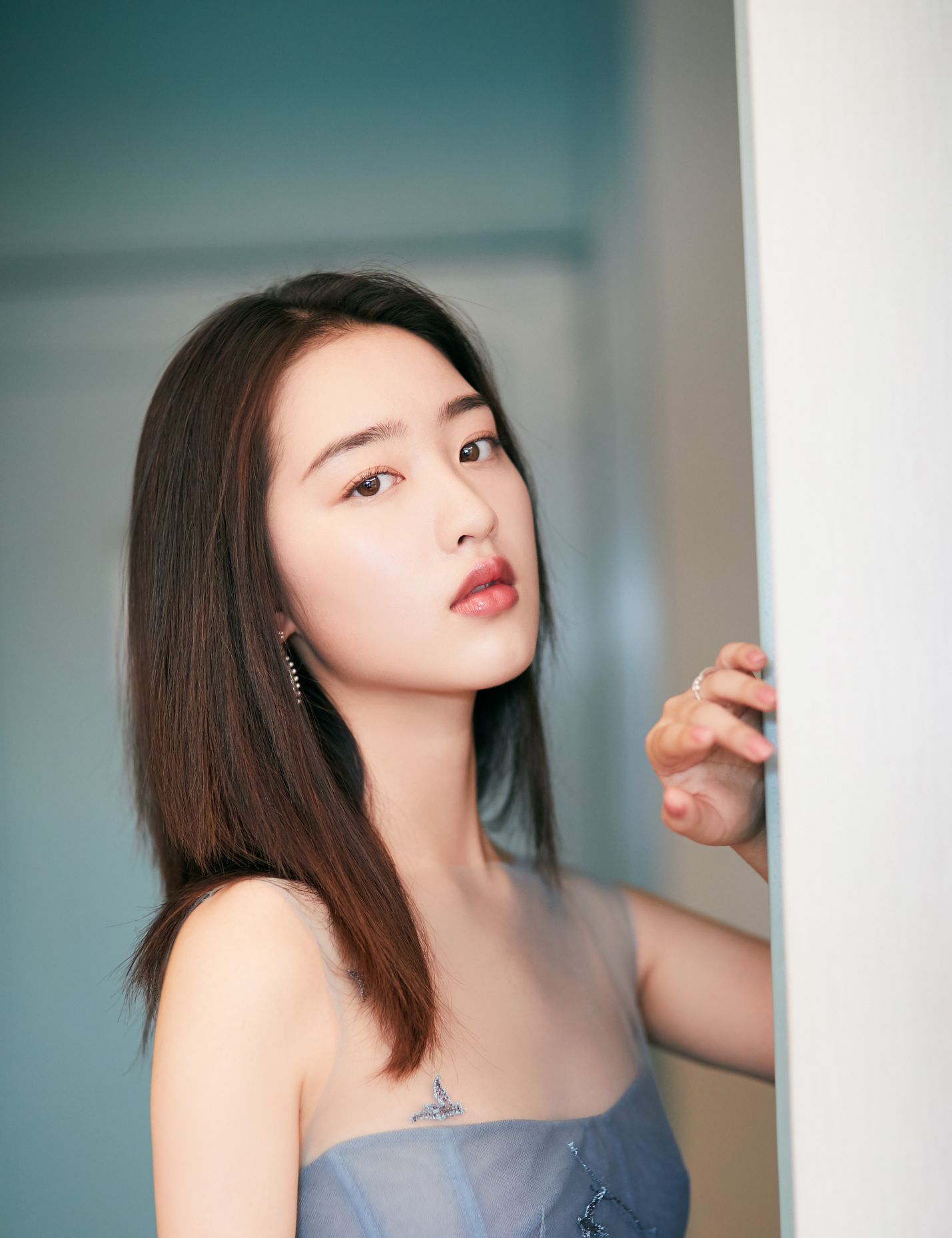 邓恩熙携《少女佳禾》惊艳亮相平遥国际电影展开幕式_高清图集_新浪网