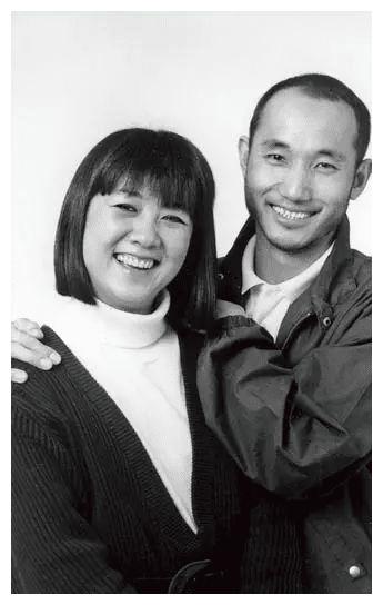 写下《一生所爱》的卢冠廷,娶名门之女,与一生挚爱相依相伴