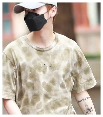 明星纹身图案,鹿晗字母,许佳琪闪电,看到范丞丞:懵了!