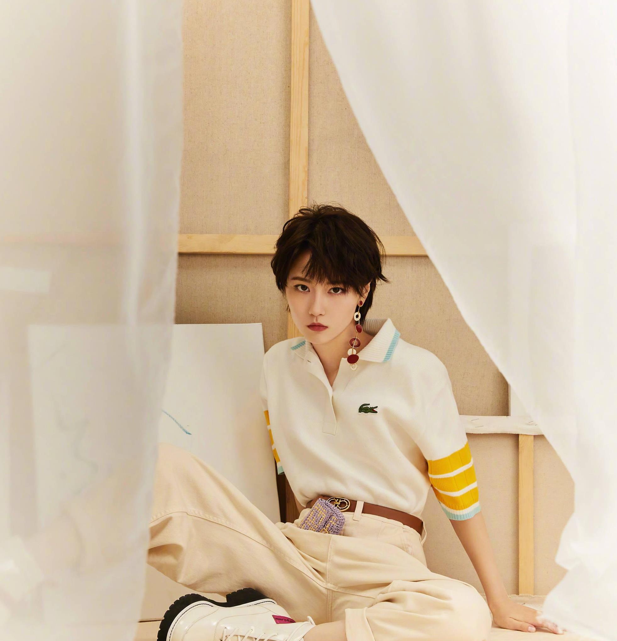 活力少女成果的穿搭大片每套都充满少女的奇思妙想治愈感满分