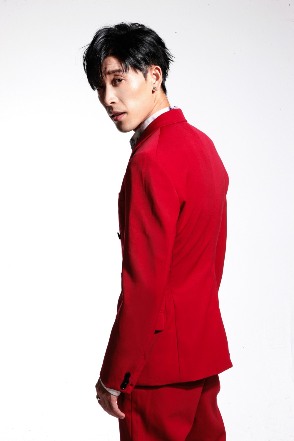 张赫宣唱走心情歌 新单《爱过》引发网友共鸣