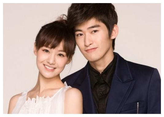 但是两人复合的传闻一直没断过,而郑爽前前后后交往的男朋友也有很多