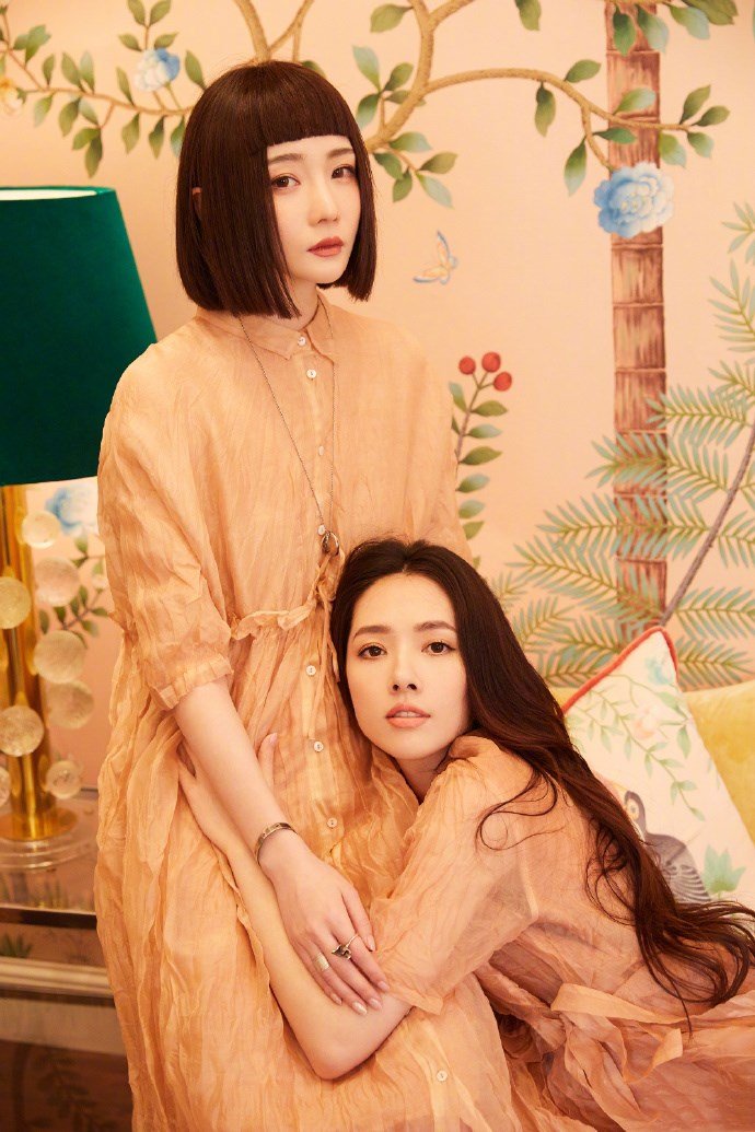 郭碧婷最新晒出的一组闺蜜照也太美了吧,充满意境,文艺范十足