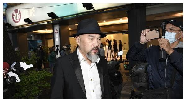 刘真火化日丈夫不忍心面对知情人曝刘真父母家境状况不好