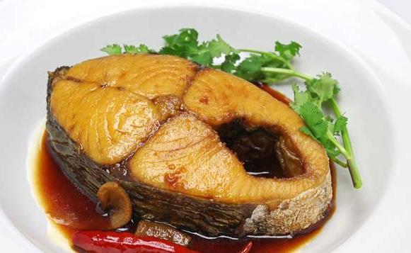 红烧鲅鱼去腥别用料酒大厨分享经验鱼肉鲜嫩去腥更解腻