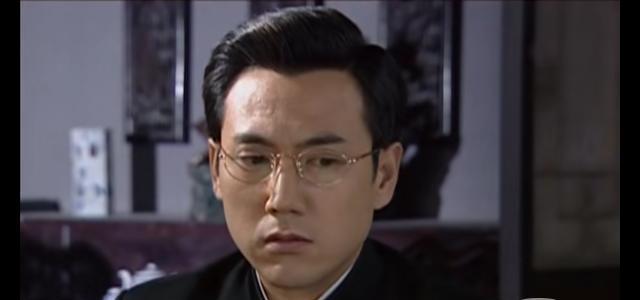 没去上大学的白占光重复了他父亲的老路,而且还青出于蓝,他比他爹更