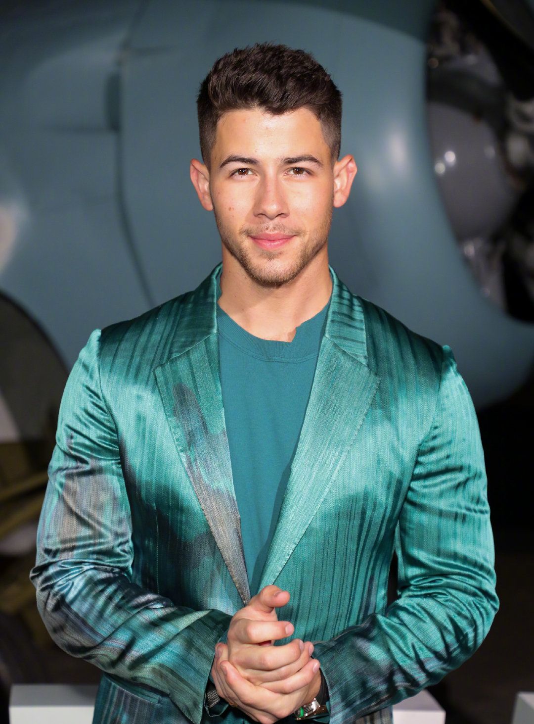小乔nickjonas亮相新作电影决战中途岛洛杉矶首映礼