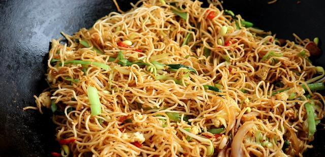 炒面怎么做才好吃原来在家做这么简单比街上卖的炒面还好吃