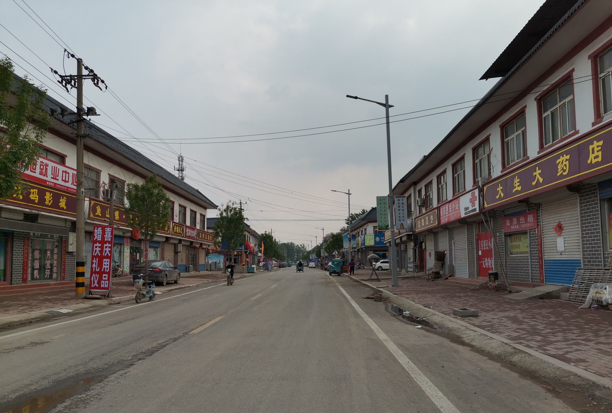 东阿鱼山镇上文化广场真漂亮!抽空来逛逛吧,一般人我不告诉他!