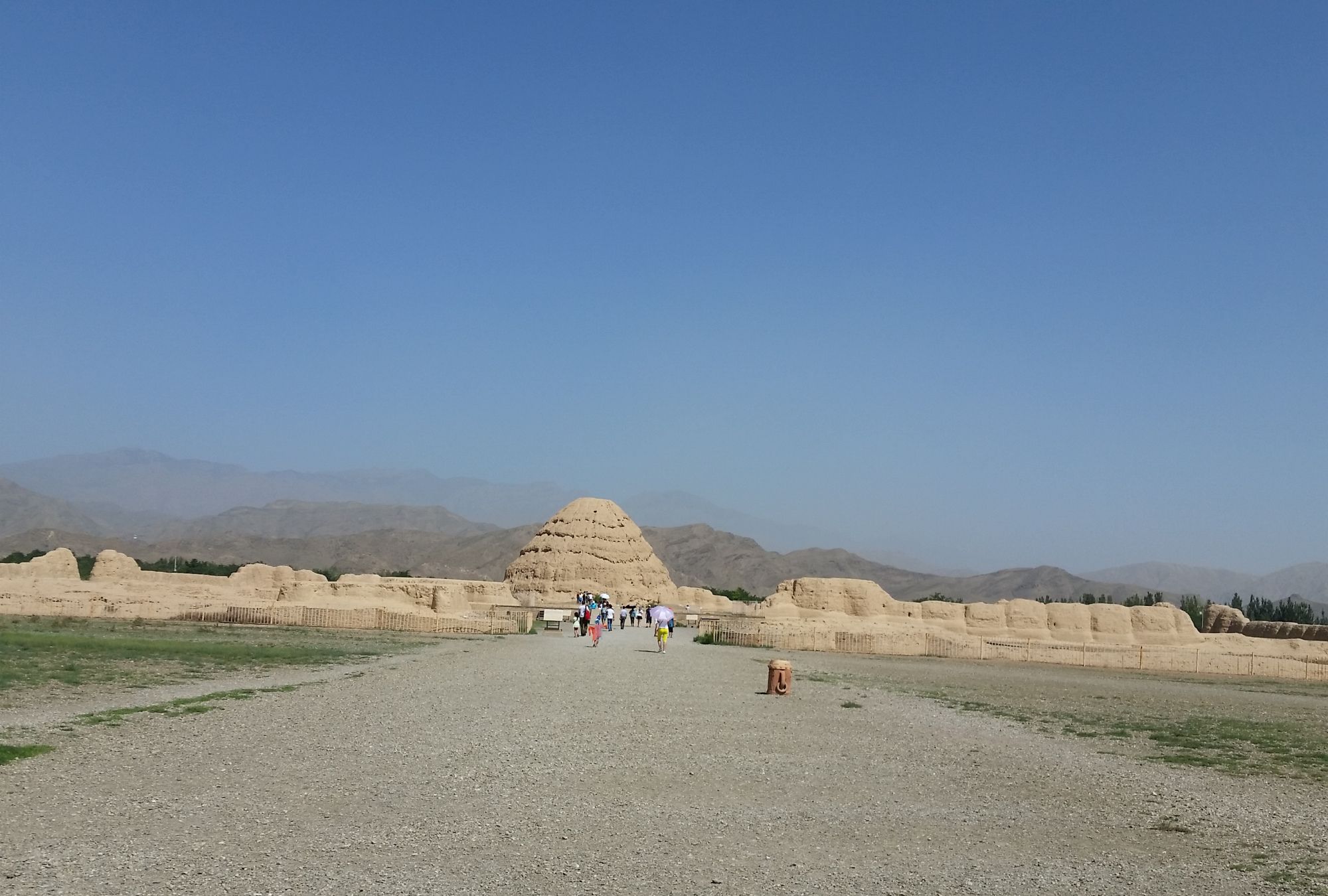 宁夏银川西夏王陵,被誉为东方金字塔,如今变成了什么样子?