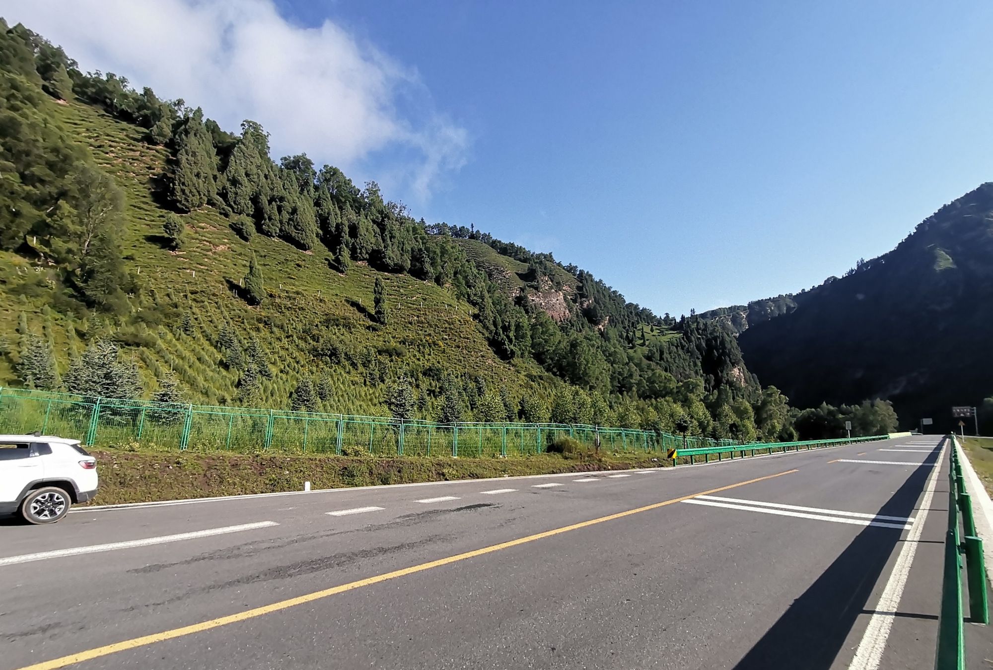 甘青两省交界隐藏着一条绝美公路,一路风景如画,却鲜有人知