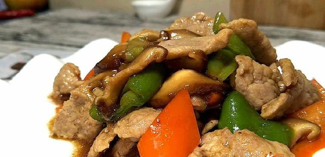 香菇肉片这样炒肉片鲜香滑嫩香菇软香入味这味道绝了