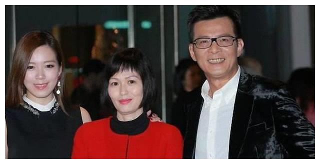 貌美如花演技精湛,演戏多年不红,28岁嫁小1岁老公宠成宝!