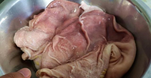 清洗猪肚加油加碱都不对用它清洗才正确简单快速又干净