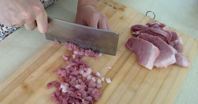 茄子不要再炒着吃了，这种做法更美味，鲜美多汁，一顿3个不够吃休闲区蓝鸢梦想 - Www.slyday.coM