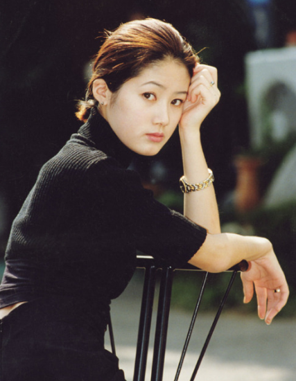 韩国昔日女影星沈银河旧照